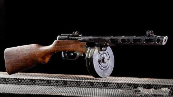 《求生之路2》PPSH-41武器MOD-IGTA奇幻游戏城-GTA5MOD资源网